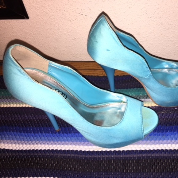 Size 10 Turquoise Satin Stiletto Platform Peep Toe - Picture 1 of 2